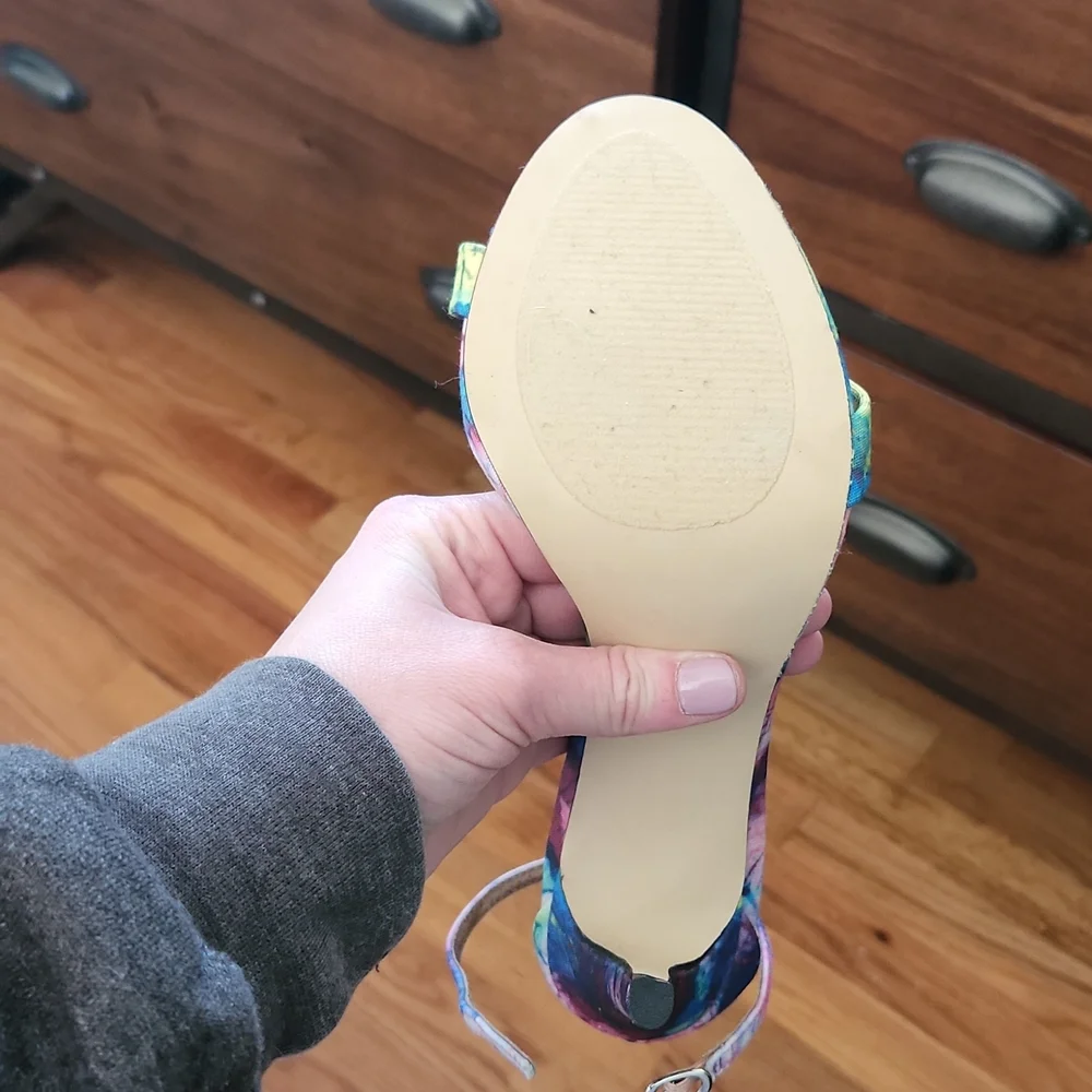 Steve Madden Tie Dye Pumps - Picture 5 of 6